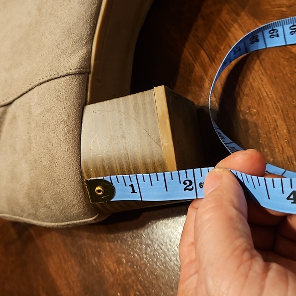 Old Navy booties size 7 color gray/beige - Picture 3 of 4
